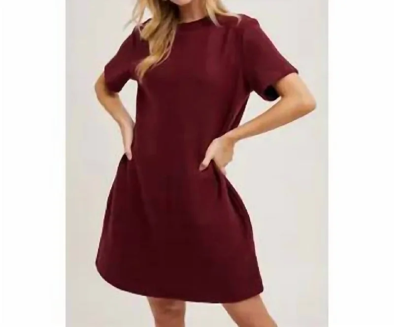 Comfortable Chic Limited - Edition Drops Soft Short T-Shirt Dress In Burgundy