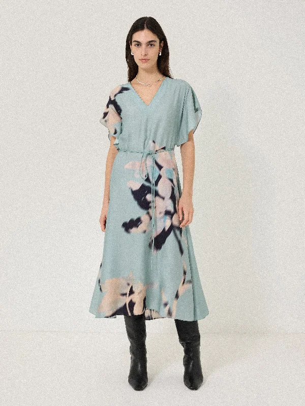 Daily Deals Urban Sophistication Floral Drift Silk Blend Dress | Blue