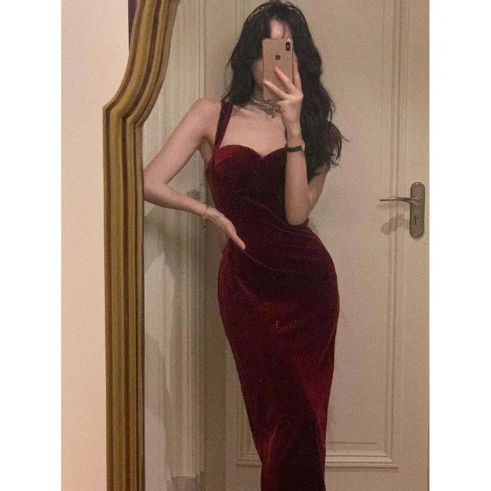 Style Upgrade Modern Glamour New Summer Women Vintage Sleeveless Velvet Dress Female Spaghetti Strap Sexy Bodycon Dress Ladies Elegant Evening Dress Y1654