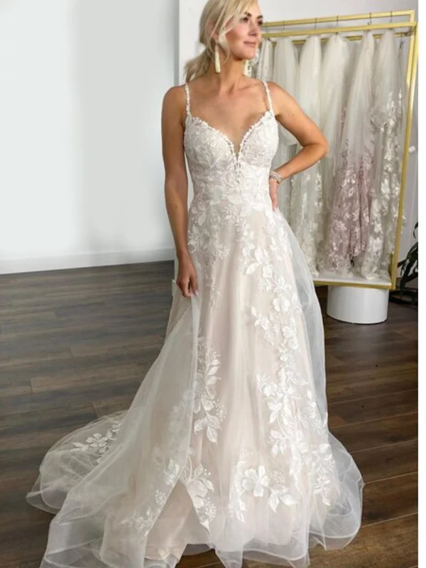 Limited Stock, Big Sale Modern Romance Lace Spaghetti Strap Sweetheart A-line Ivory Tulle Lace Long Wedding Dress, WD3034