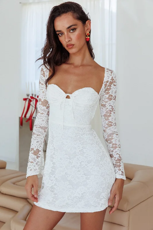 Sporty Fashion Offers Elegant Contour Like An Angel Long Sleeve Lace Dress White