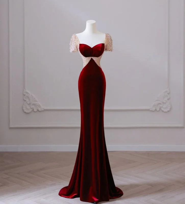 Unleash Your Style Coastal Beach - Inspired Style Beaded burgundy velvet sweetheart neckline bodycon prom dress Y6618