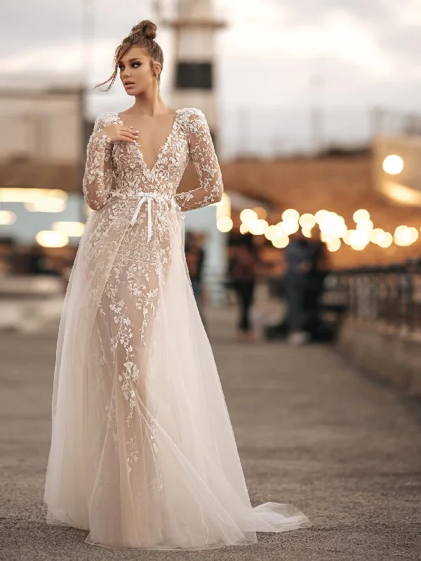 Classic Elegance Sales Minimalist Chic V-neck Long Sleeves Wedding Dresses, Affordable Newest Wedding Dresses, Elegant Long Wedding Dresses, 2022 Bridal Gown