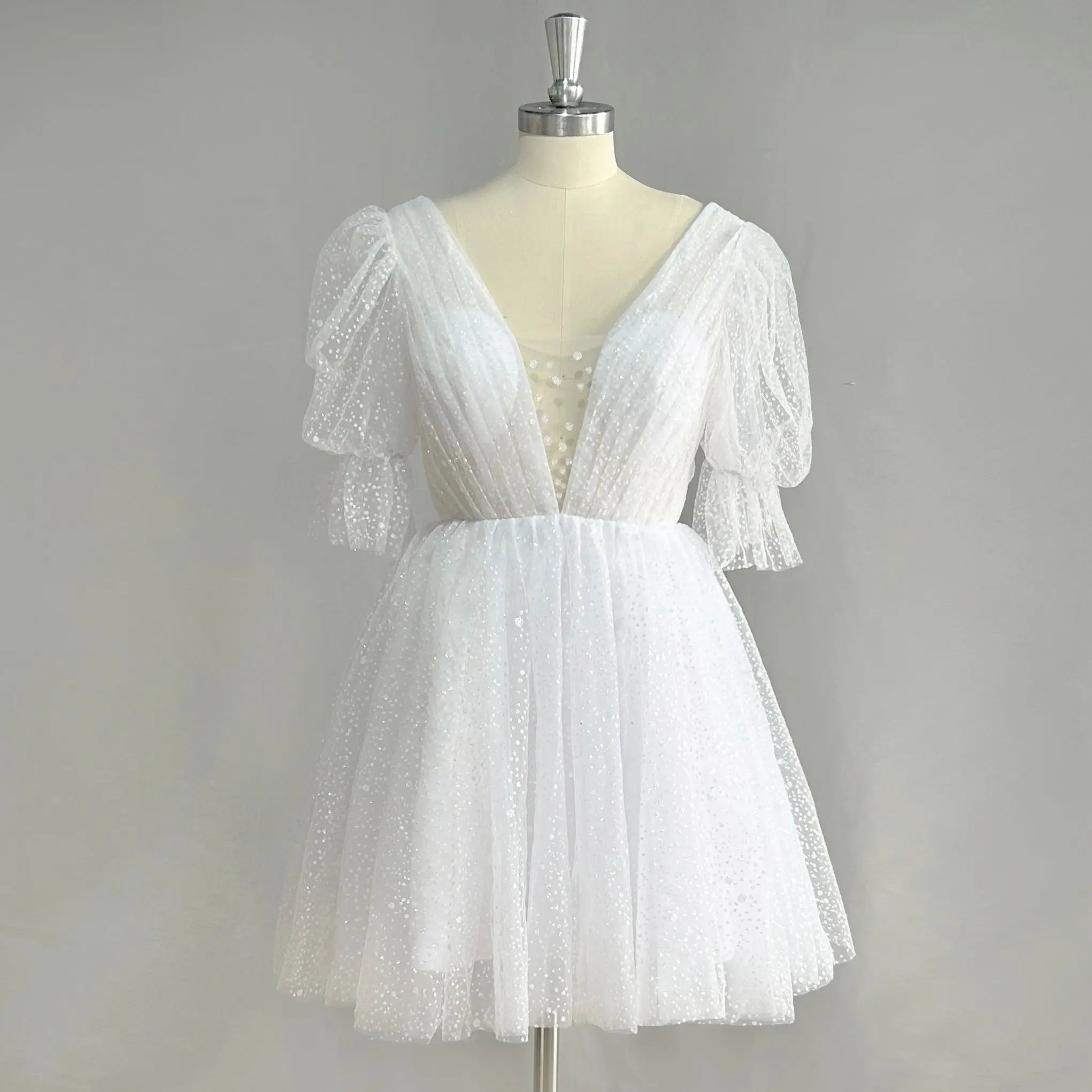 Luxury Fashion Feminine Soft - Hued Look Puff Sleeves Sparkly Tulle Mini Short Wedding Dress V Neck Backless Above Knee Shiny Bridal Gown